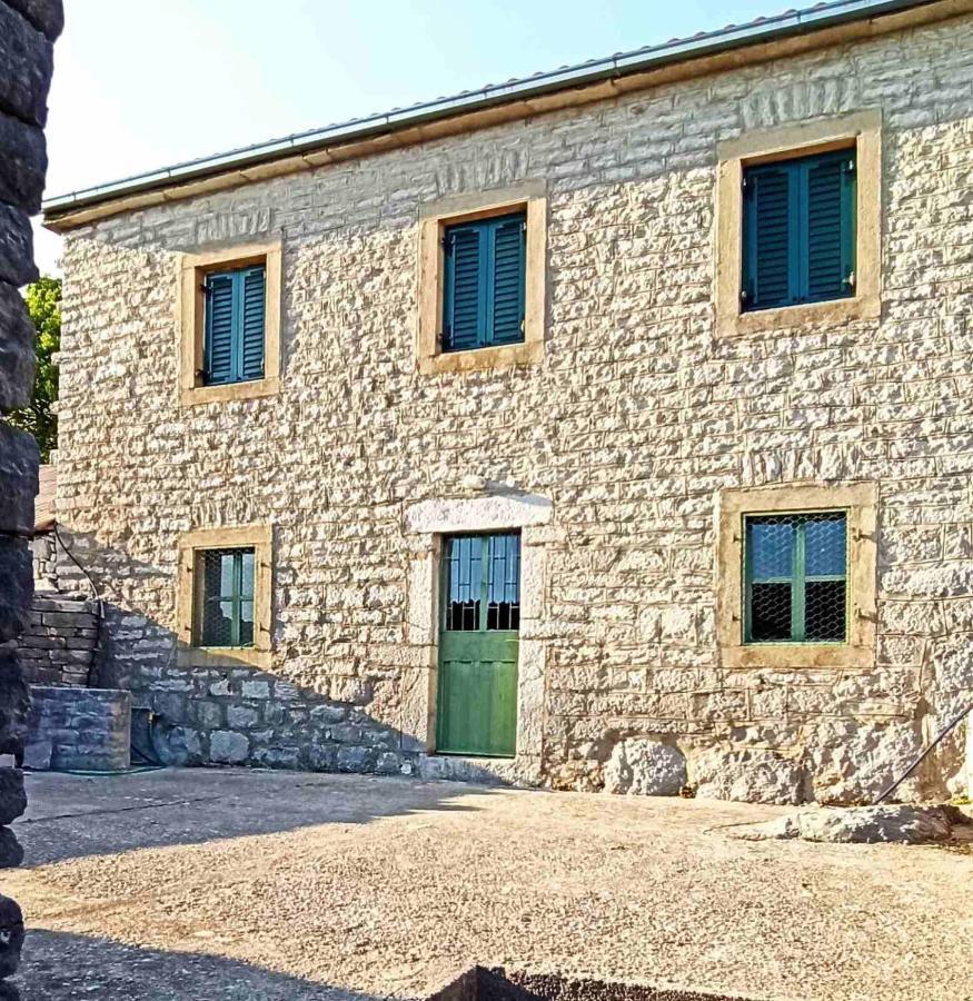فيلا Old House Djurovic تْشيرسيك نوفي المظهر الخارجي الصورة