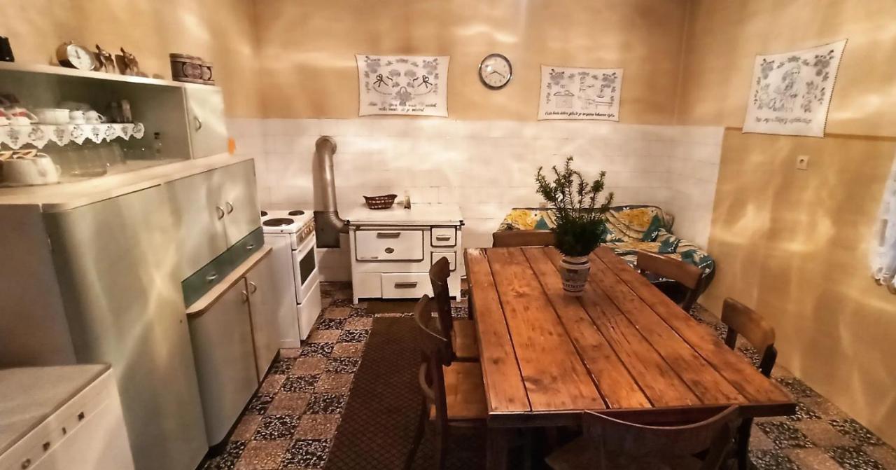 فيلا Old House Djurovic تْشيرسيك نوفي المظهر الخارجي الصورة