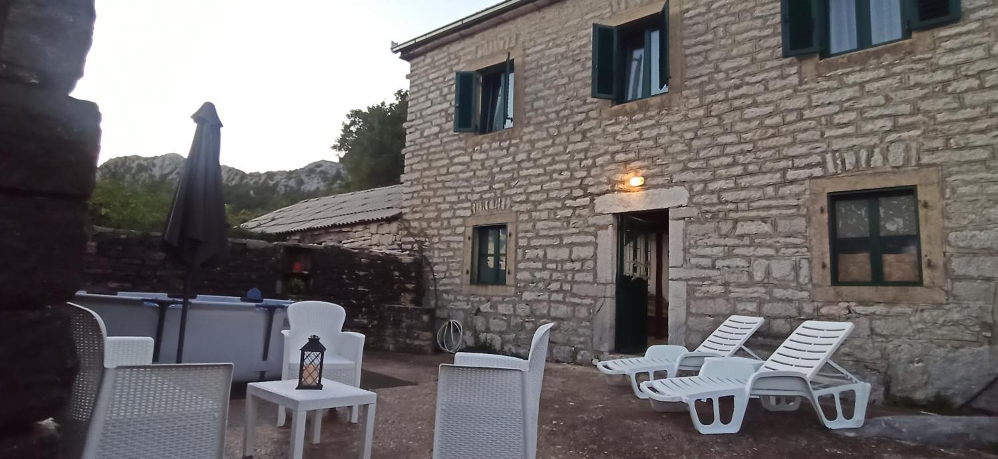 فيلا Old House Djurovic تْشيرسيك نوفي المظهر الخارجي الصورة